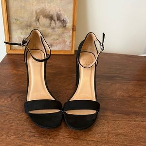 Black Velvet Block Heel
